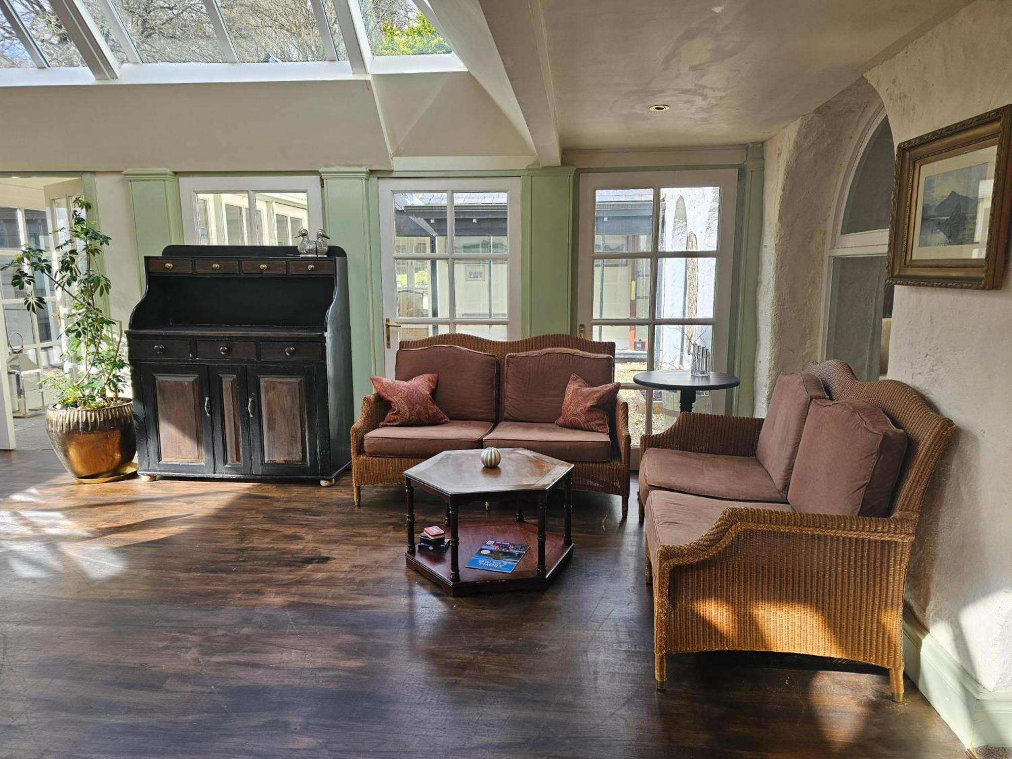 Taychreggan, Signature Collection By Eight Continents